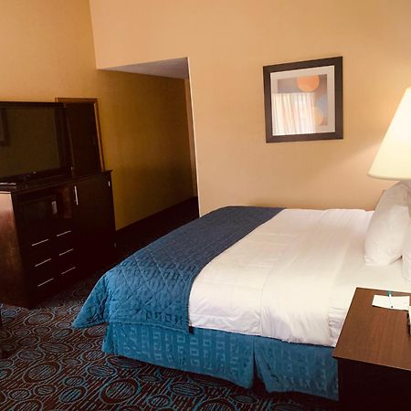 Regency Inn & Suites New London Mystic 外观 照片