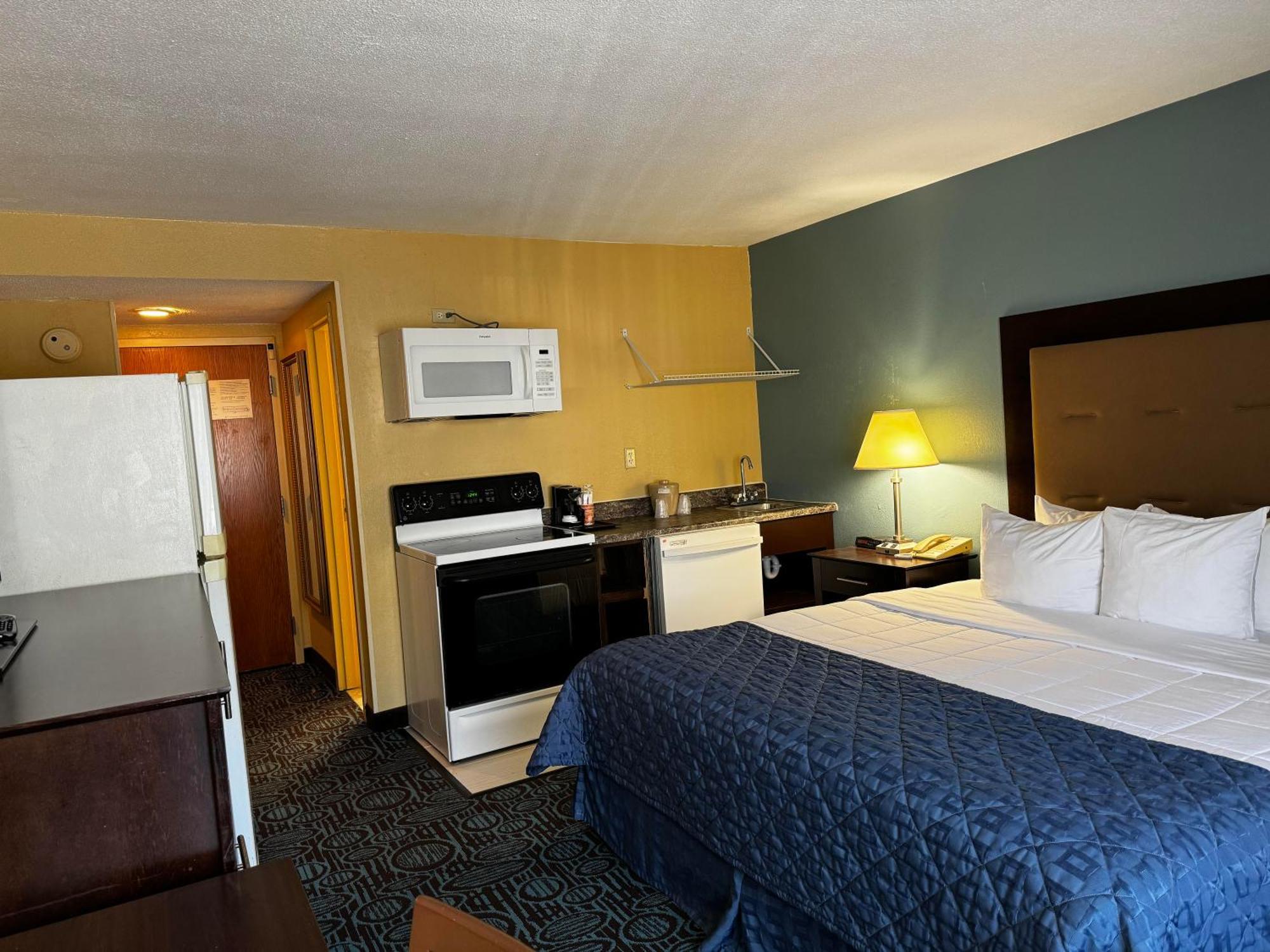 Regency Inn & Suites New London Mystic 外观 照片