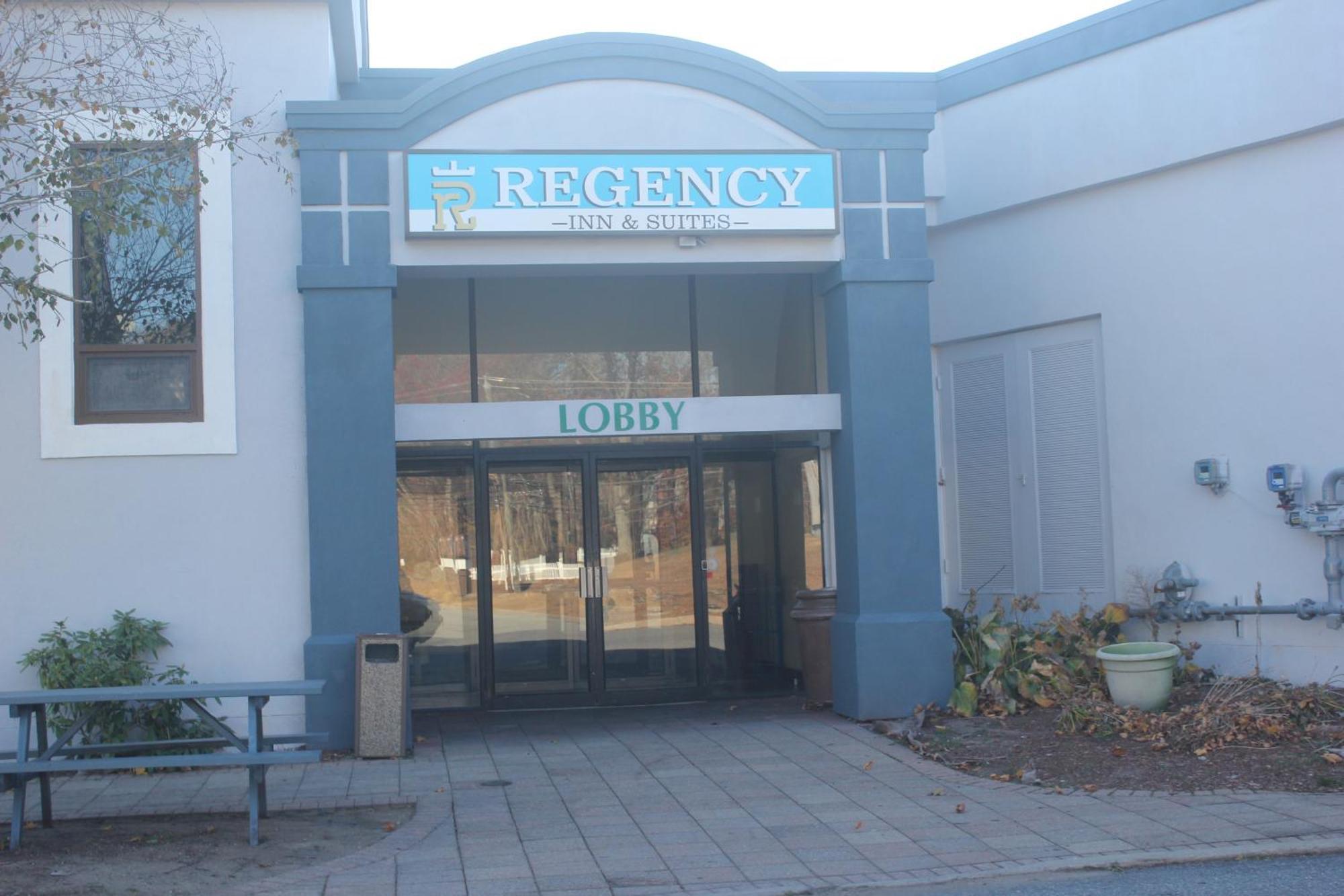 Regency Inn & Suites New London Mystic 外观 照片